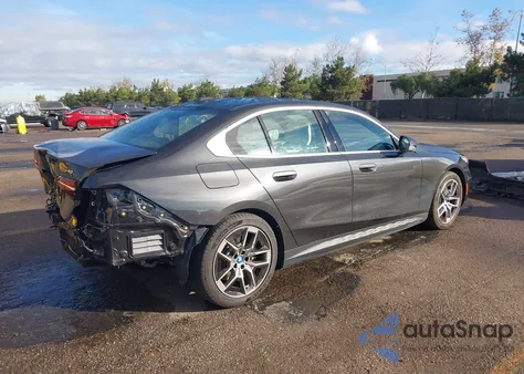 2024 BMW I5 Edrive40 из США, поврежденный, VIN WBY33FK01RCR33274